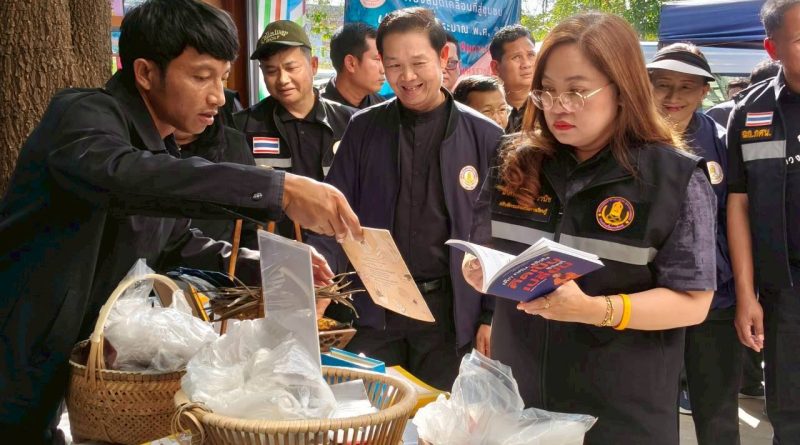 สกร.ประจำจังหวัดนครราชสีมา ร่วมลงพื้นที่รับมอบสิ่งเครื่องอุปโภค​ บริโภค​ช่วยเหลือ​ผู้ประสบภัยจากสถานการณ์​ชายแดนไทย-กัมพูชา​