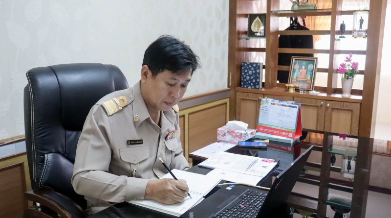 สกร.ประจำจังหวัดนครราชสีมา ร่วมการประชุมสัมมนาการให้กู้ยืมเงินทุนหมุนเวียนเพื่อแก้ปัญหาหนี้สินข้าราชการครู ประจำปีงบประมาณ พ.ศ.2569 ผ่านระบบอิเล็กทรอนิกส์