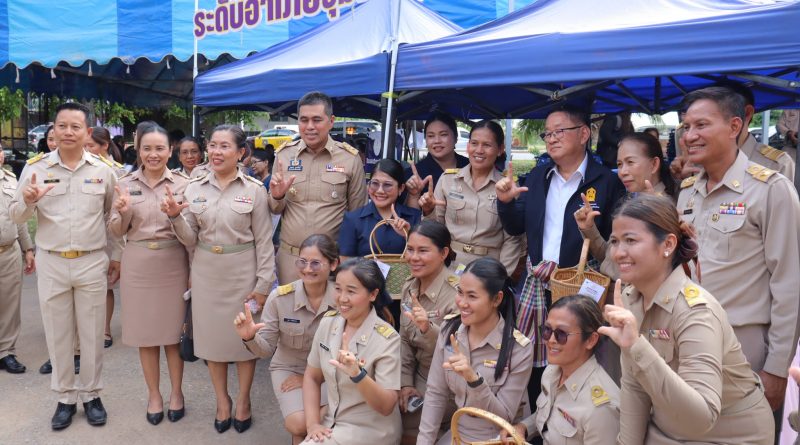 สกร.โคราช ต้อนรับรัฐมนตรีว่าการกระทรวงศึกษาธิการและรัฐมนตรีว่าการกระทรวง พม. ลงพื้นที่ติดตามการดำเนินงาน สถานศึกษาในสังกัด สกร.ประจำจังหวัดนครราชสีมา